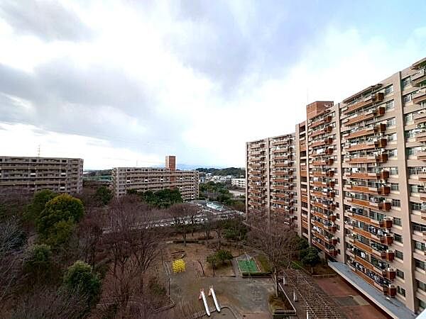 バルコニーからの眺望です！前面に棟がなく眺望良好です。