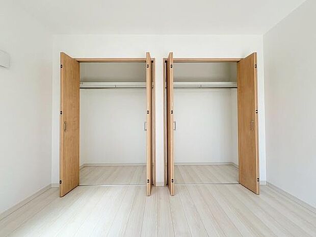 洋室にある収納です!全部屋に収納があります。