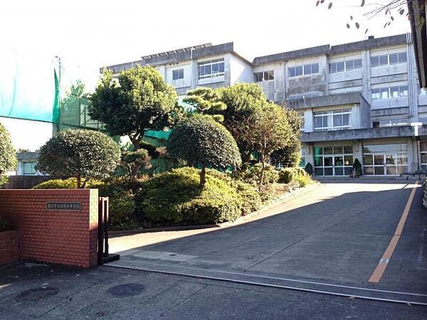 藤沢市立湘南台中学校まで850m