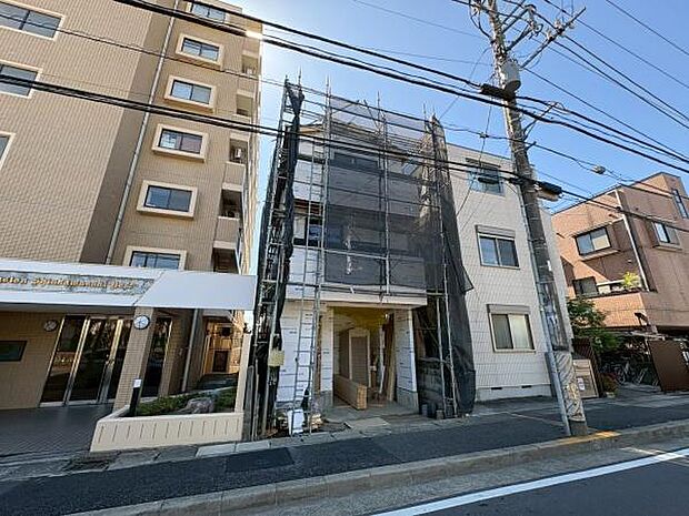 すっきりとしたデザインの外観です。