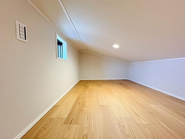 ご家族の大切な物やキャリーケースなど大きな物まで収納できます!