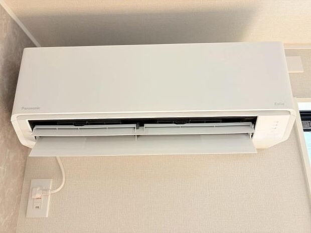 設置してあるエアコンはすべてプレゼントになります。新生活を始めるのに嬉しいですね。
