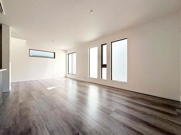 昼間は収納がなくても明るいです!