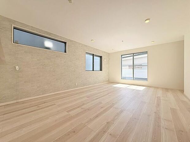 窓も多くしっかり換気も出来ます!インテリアが考えやすい間取りで家具・家電を揃えるのも楽しみの一つになりそうです!