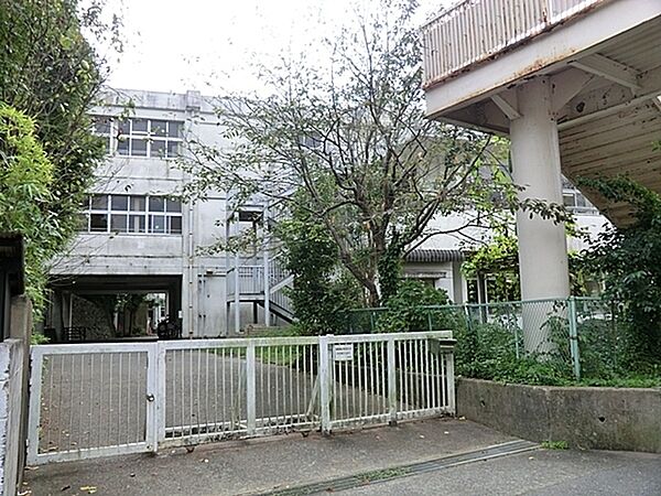 鎌倉市立第二小学校まで561m