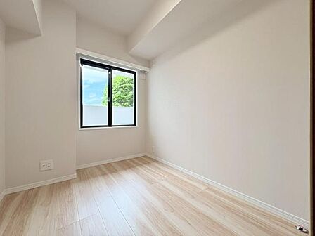 お子様部屋やリモートワーク部屋としてお使いいただけます。