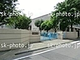 川崎市立西梶ケ谷小学校まで80m