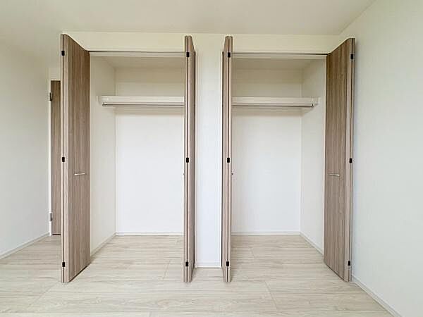 全部屋に収納スペースがあります！ご家族の大切な物も保管ができ安心です！