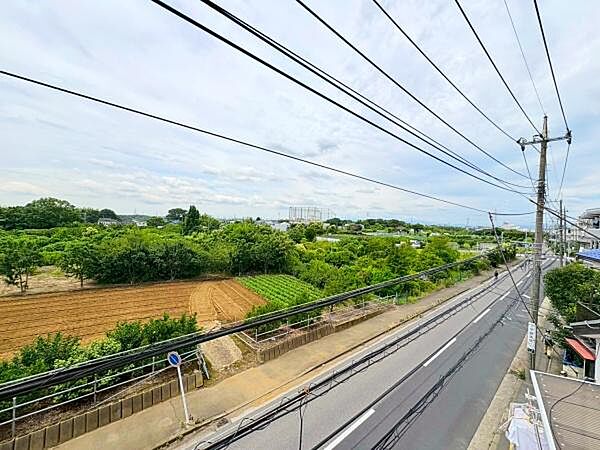 3階お部屋からの眺望です！棟がないので陽当り＋通風良好です