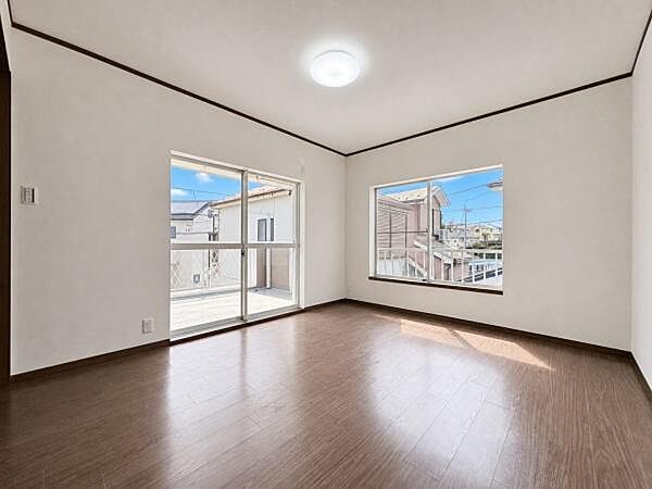 2階洋室約6.0帖。