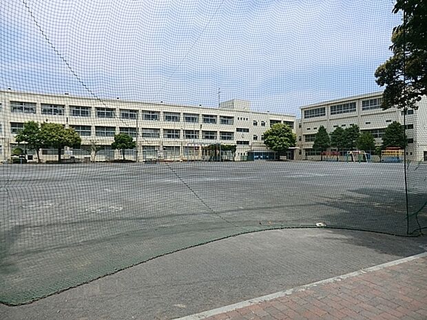 横浜市立東中田小学校まで720m