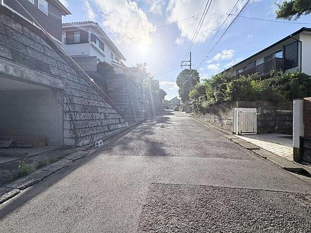 車の通りが少ない前面道路です!