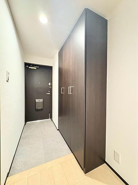 広々とした玄関です！ご家族分の靴が収納できます。