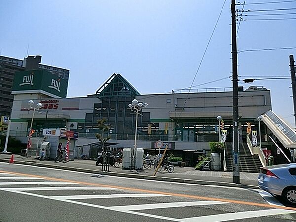 Fuji善行店まで2001m