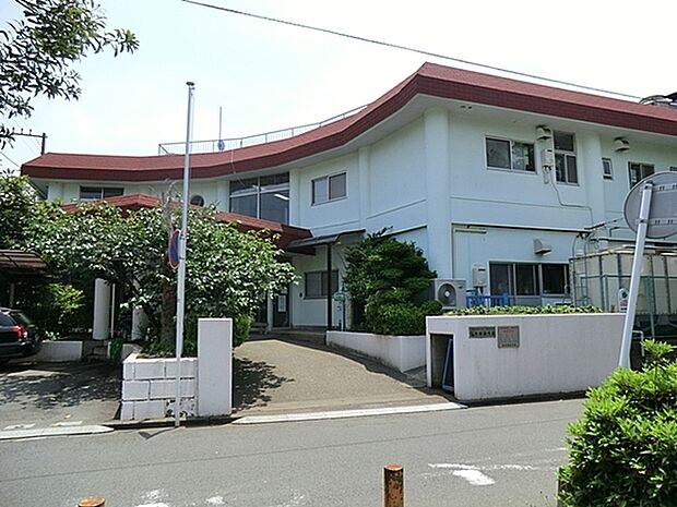 亀井野保育園まで1015m