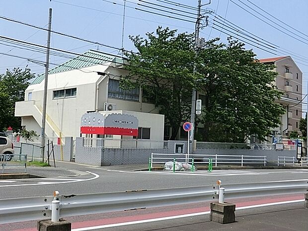 金沢白百合幼稚園まで529m