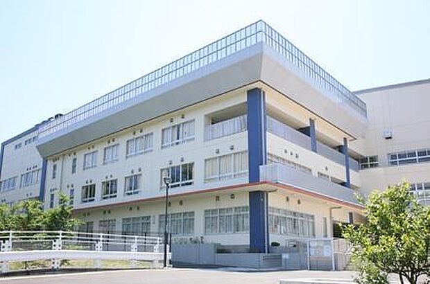川崎市立柿生中学校まで1500m