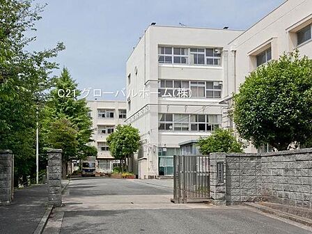 横浜市立城郷中学校まで650m