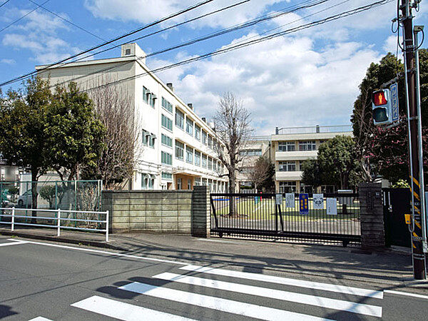 横浜市立三ツ境小学校まで400m