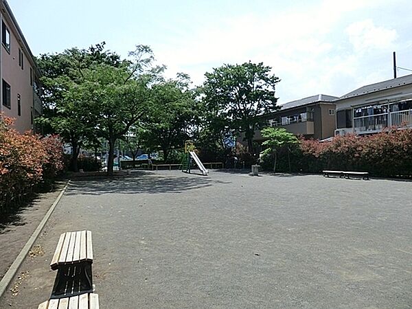 箕輪町公園まで220m