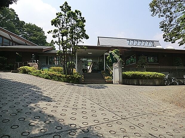 清来寺幼稚園まで900m