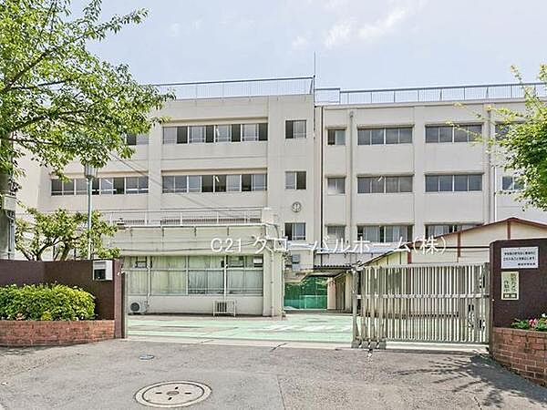横浜市立都田中学校まで1400m