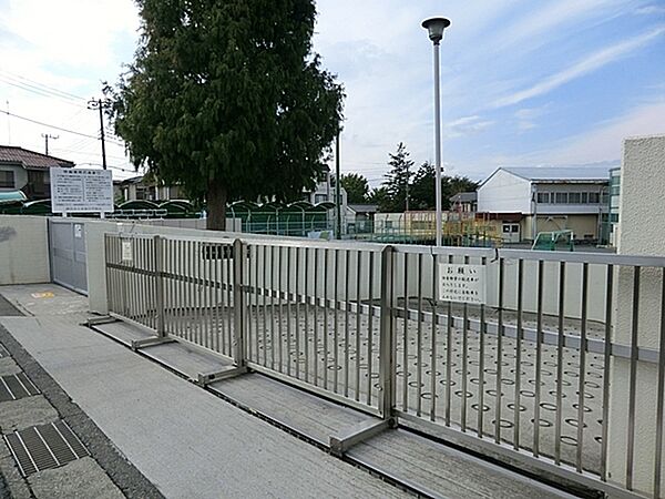 横浜市立本宿小学校まで600m