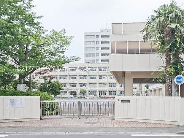 横浜市立二谷小学校まで600m