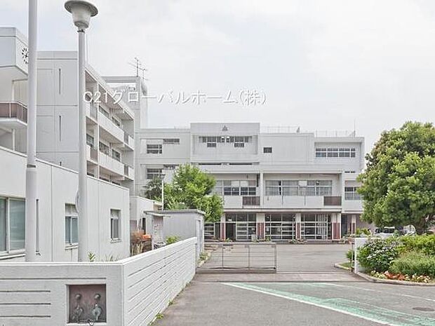 横浜市立栗田谷中学校まで400m