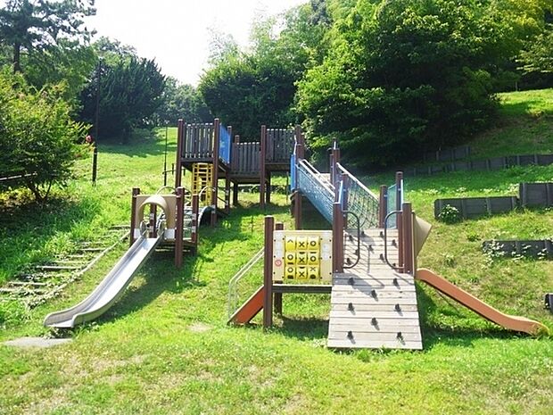 西寺尾の丘公園まで400m