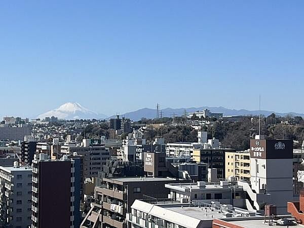 富士山を望める眺望良好なお部屋です(天候による)。