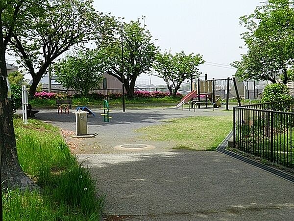 高島山公園まで600m