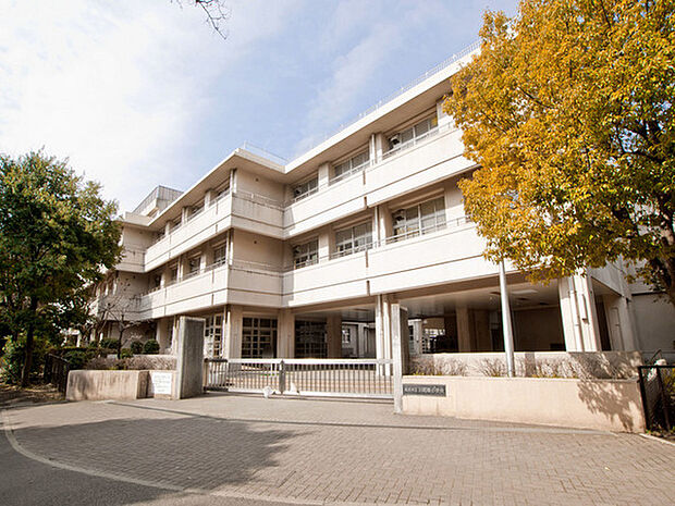 横浜市立川和東小学校まで120m
