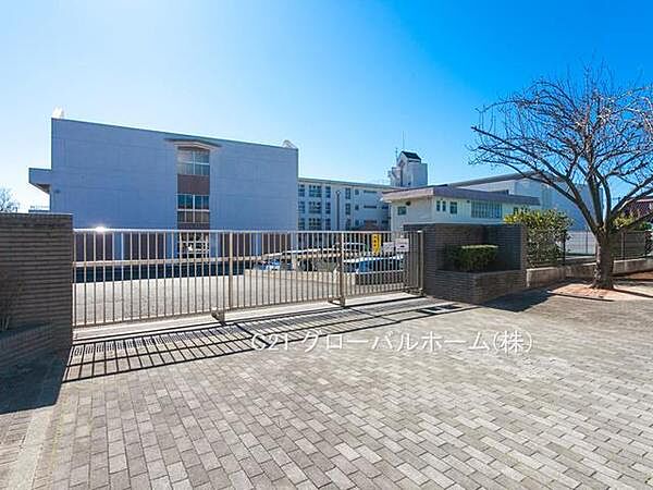 横浜市立岩井原中学校まで1300m