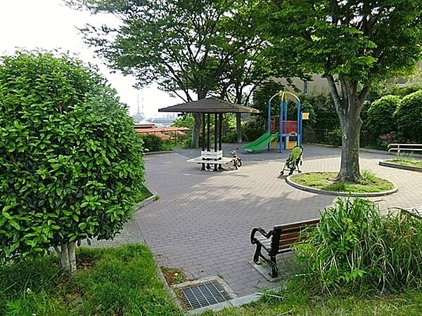 池袋公園まで550m