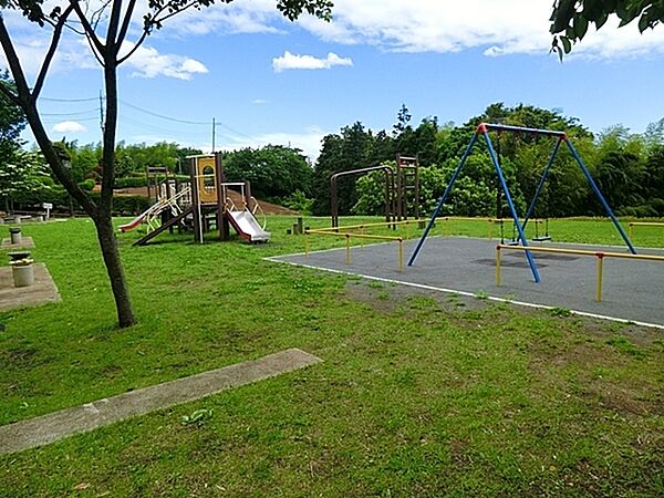 池辺町八所谷戸公園まで450m