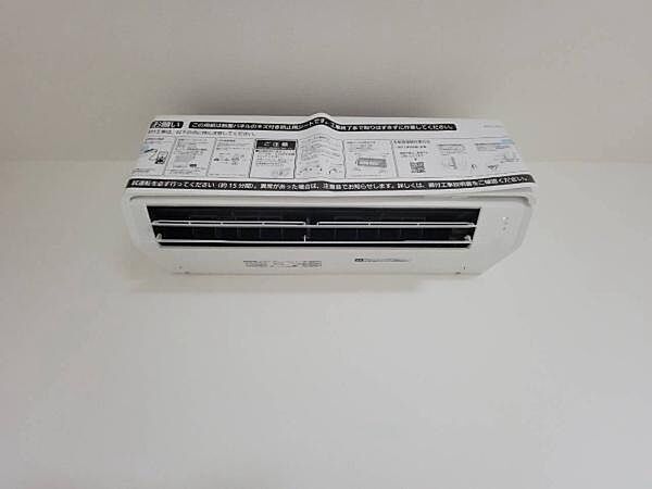 室内には新品のエアコンがしっかりと設置されており、お引越し後すぐに快適な室温で新生活をスタートしていただけます。初期費用を抑えられるのも嬉しいポイントです。