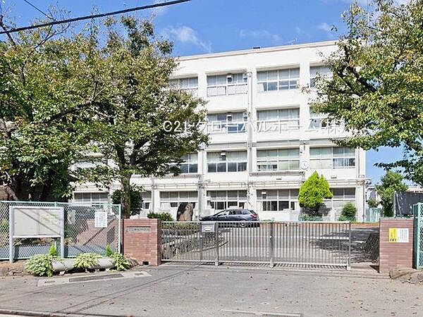 横浜市立樽町中学校まで1300m