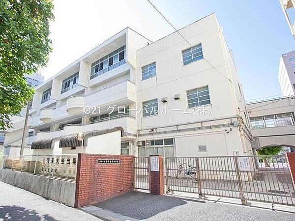横浜市立横浜吉田中学校まで640m