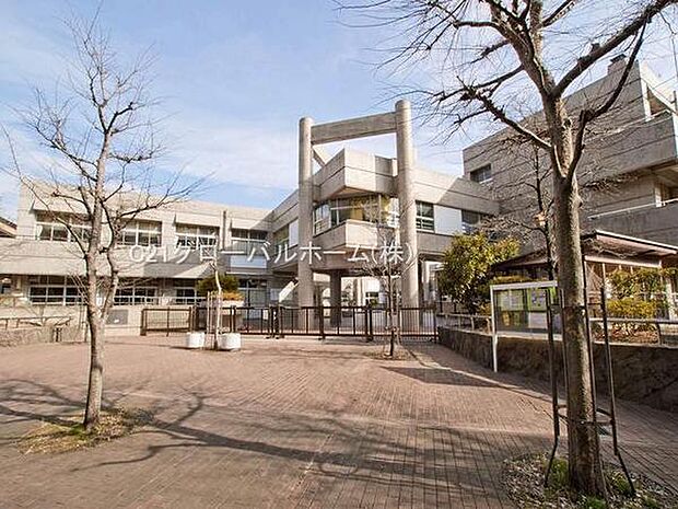 横浜市立荏田東第一小学校まで700m