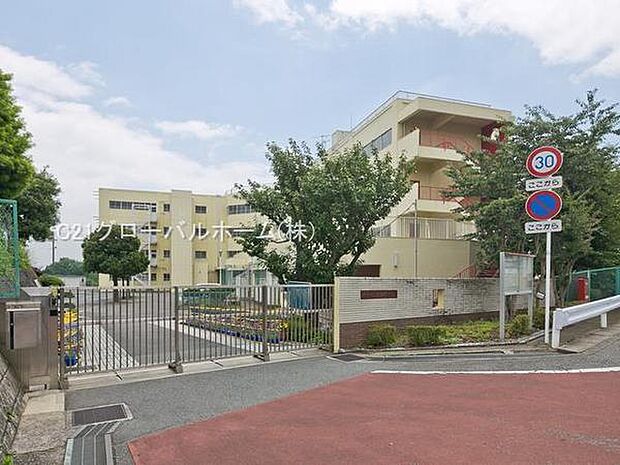 横浜市立上山小学校まで350m