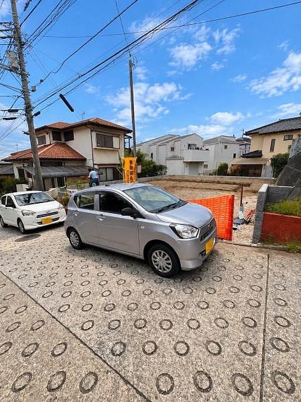 南東側には広々としたお庭スペースを確保。ガーデニングや趣味を楽しんだり、ご家族でゆったりと過ごせる開放的な空間です。お気軽にお問い合わせください。