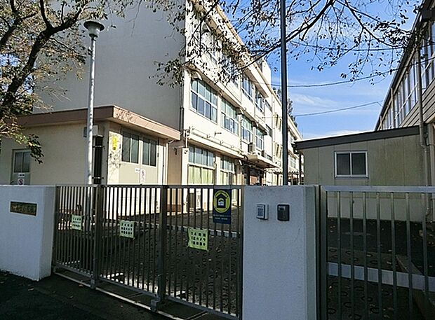 横浜市立高田小学校まで1000m