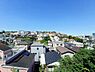 その他：横浜の中心部を眼下に望むような、開放感を宿す西区の住宅街。豊かな街の広がりを日々感じられるこの眺望は、日々の生活満足度を高める大きな価値となります。