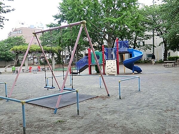 浜松町公園まで210m