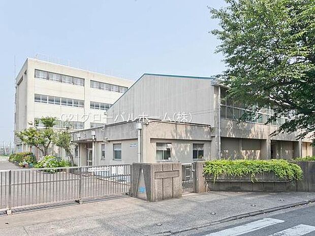 横浜市立浦島小学校まで750m