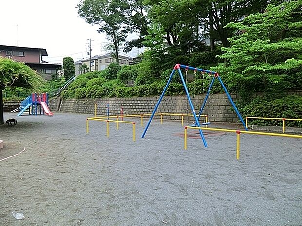 鴨居公園まで300m