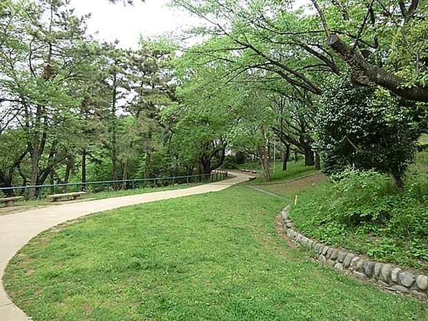 篠原園地まで1100m