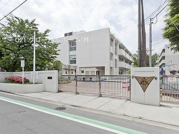 横浜市立市場小学校まで750m