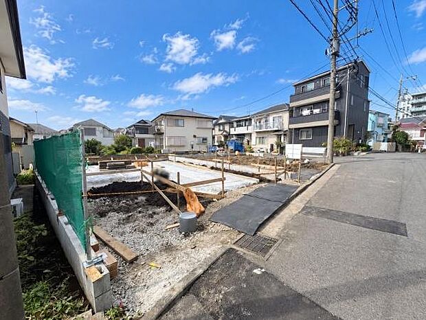 相鉄線・JR・東急直通でますます便利な「二俣川」駅徒歩15分!現地ご案内いたします、お気軽にお問い合わせください。